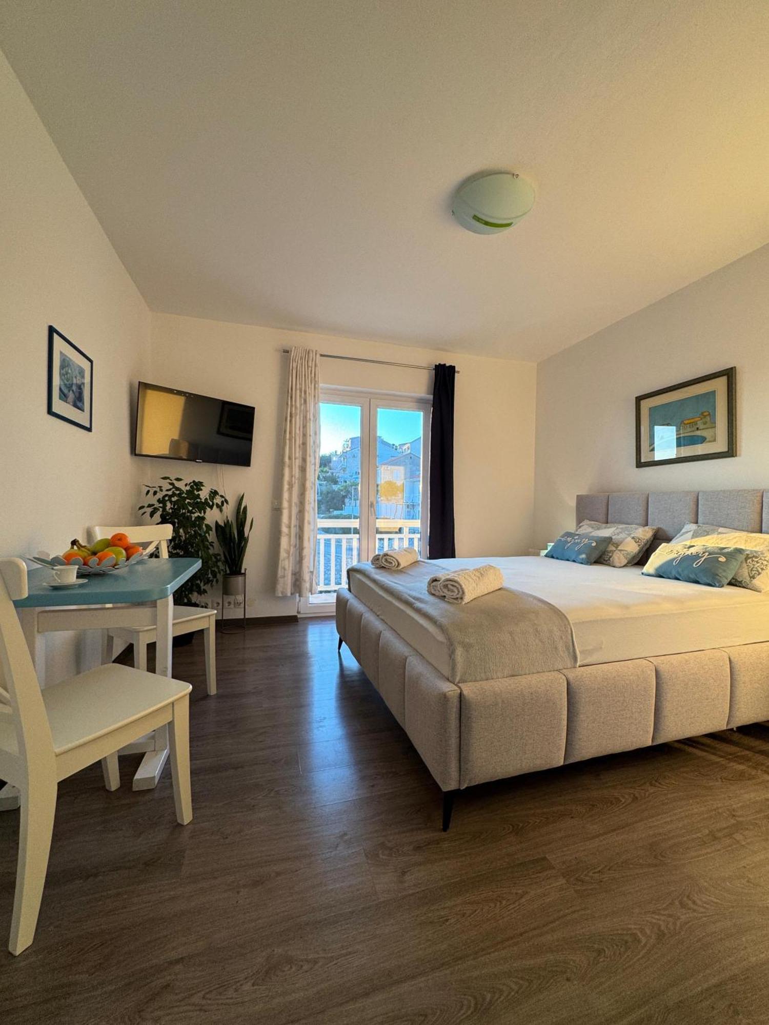 Guest House Kovacevic フヴァル エクステリア 写真